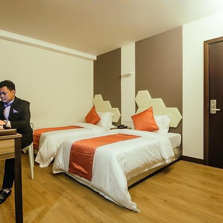 Memoire Hornbill Hotel Кучінг Екстер'єр фото