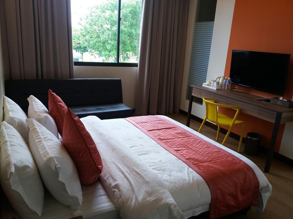Memoire Hornbill Hotel Кучінг Екстер'єр фото