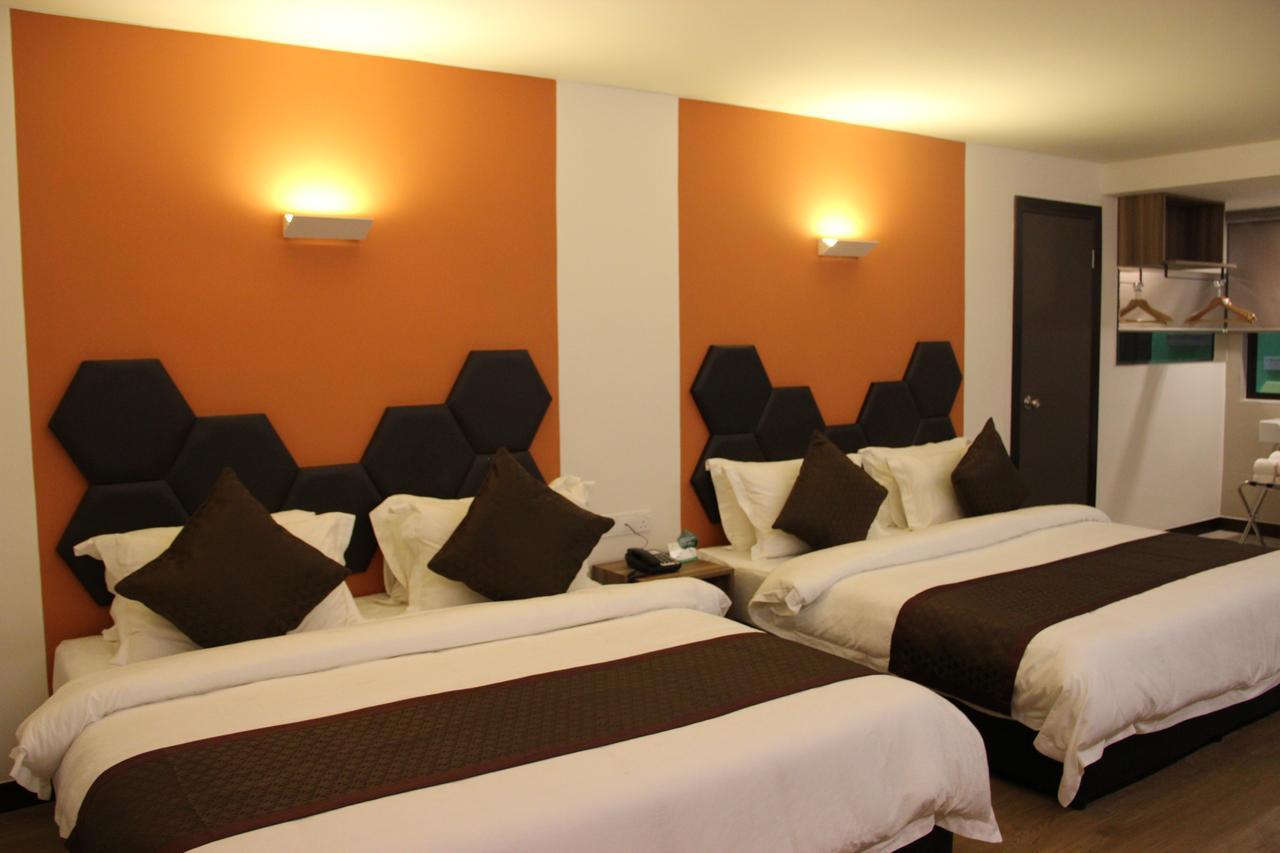Memoire Hornbill Hotel Кучінг Екстер'єр фото