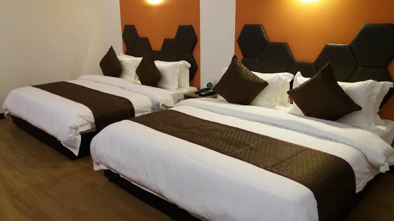 Memoire Hornbill Hotel Кучінг Екстер'єр фото
