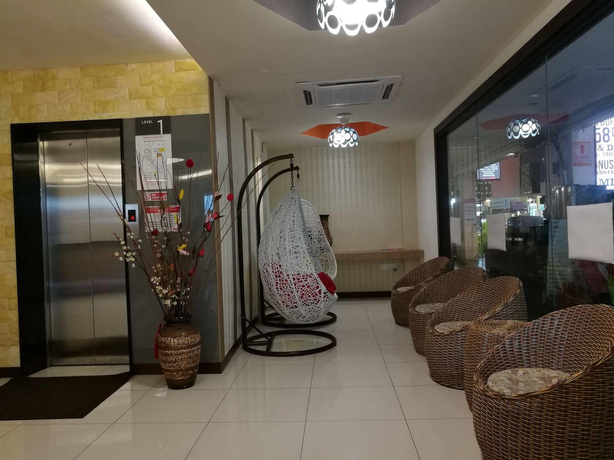 Memoire Hornbill Hotel Кучінг Екстер'єр фото