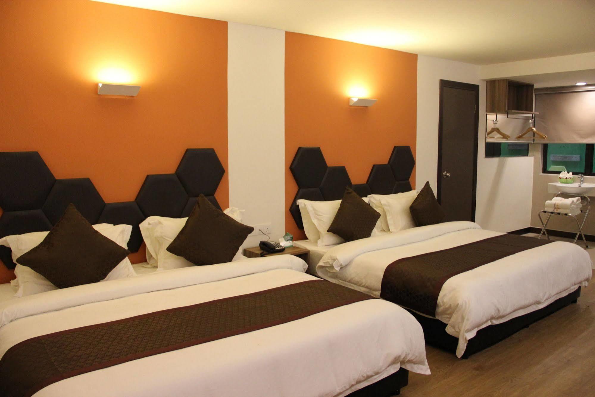 Memoire Hornbill Hotel Кучінг Екстер'єр фото