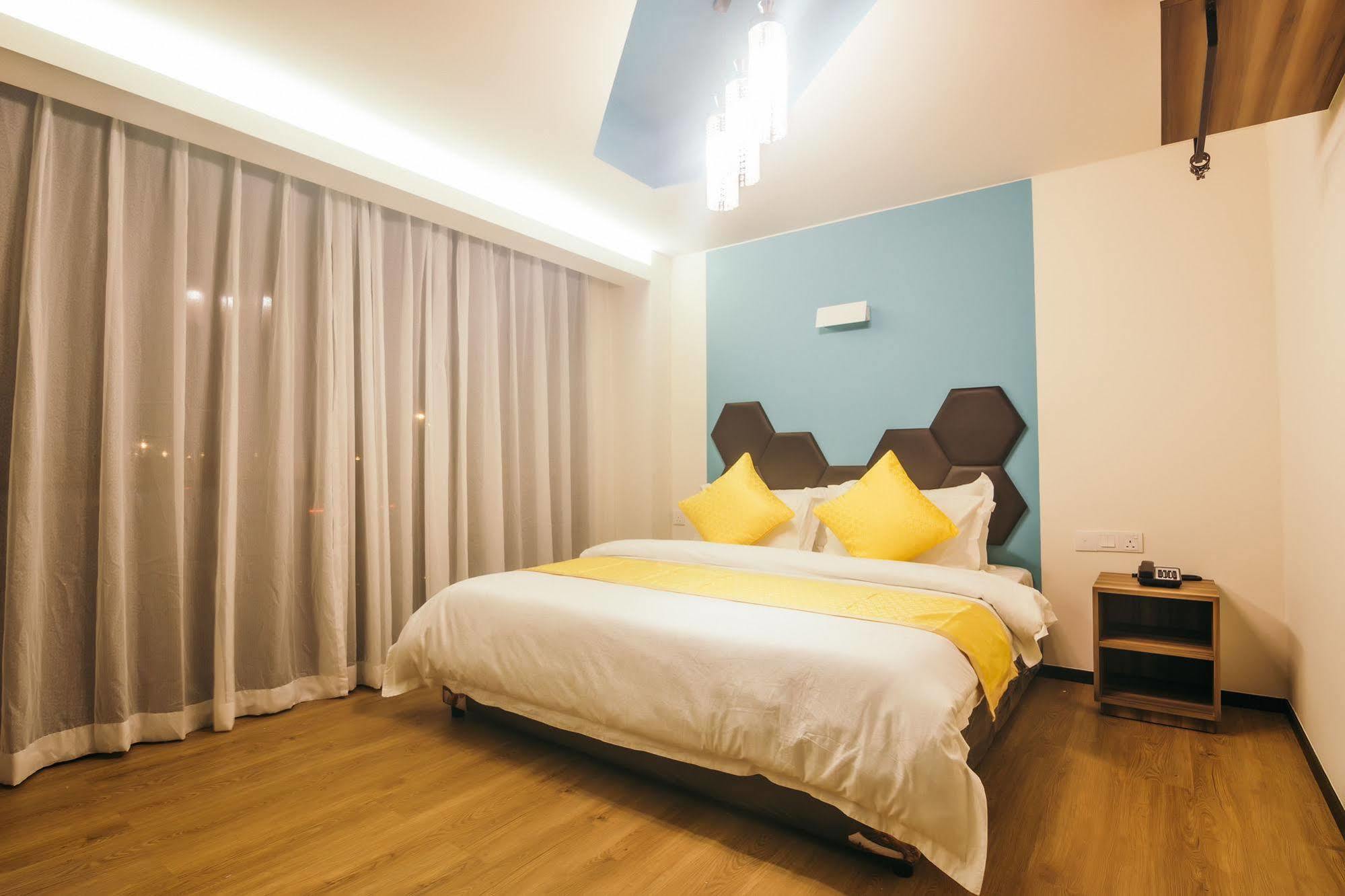 Memoire Hornbill Hotel Кучінг Екстер'єр фото