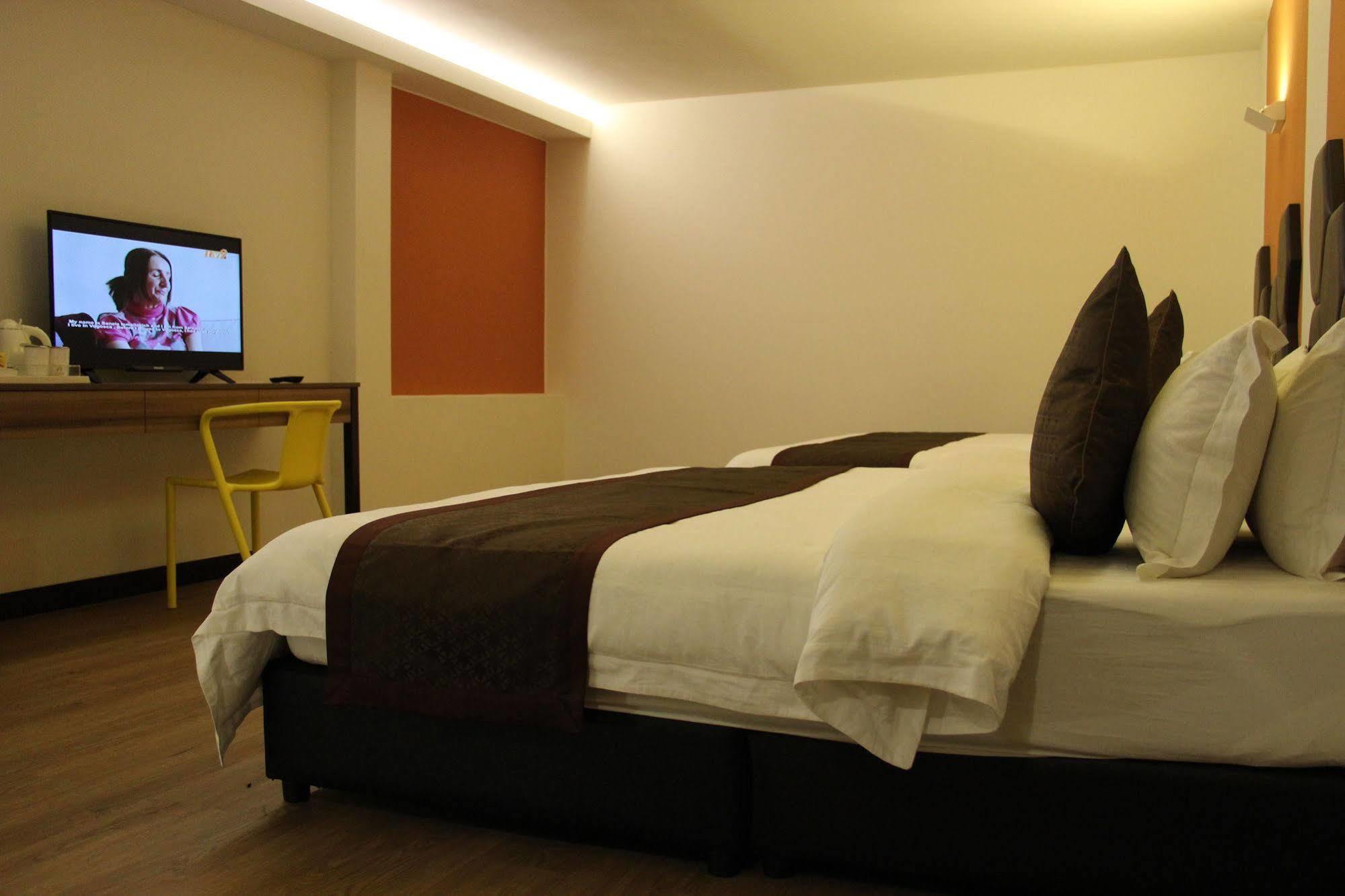 Memoire Hornbill Hotel Кучінг Екстер'єр фото